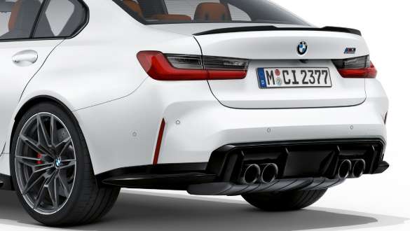 Design arrière de la BMW M3 Competition Berline Frozen Brilliant White metallic G80 2020 BMW M3 Competition Berline G80 2020 Frozen Brilliant White metallic, design de la poupe, vue arrière