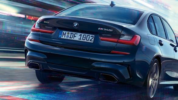 Différentiel M sport de la BMW M340i xDrive Berline G20 2020 Vue arrière de la BMW M340i xDrive Berline G20 2020 Saphirschwarz metallic avec différentiel M sport