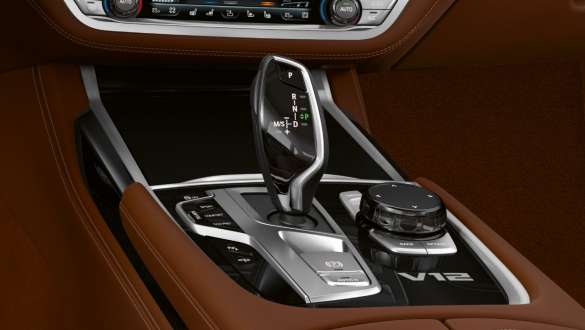 Boîte de vitesses sport à 8 rapports Steptronic BMW M760Li xDrive Berline, boîte de vitesses sport à 8 rapports Steptronic