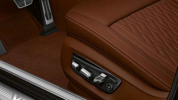 Sièges confort à l'avant avec réglage électrique et fonction-mémoire BMW M760Li xDrive Berline, sièges confort avant à réglage électrique