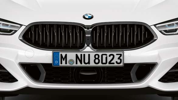 Kit M aérodynamique, BMW M850i xDrive Gran Coupé Vue de face du kit aérodynamique M de la BMW M850i xDrive Gran Coupé G16 2019 en BMW Individual Mineralweiß metallic