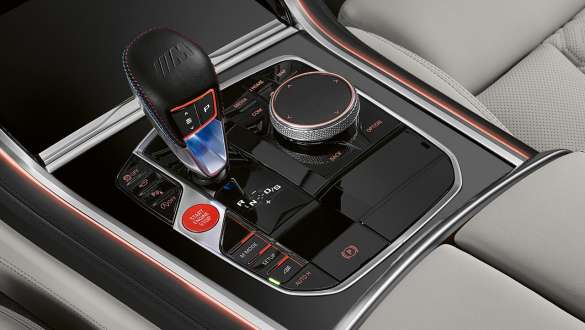 BMW M8 Competition Gran Coupé avec boîte de vitesses M Steptronic à 8 rapports BMW M8 Competition Gran Coupé avec boîte de vitesses M Steptronic à 8 rapports F93 2020 habitacle