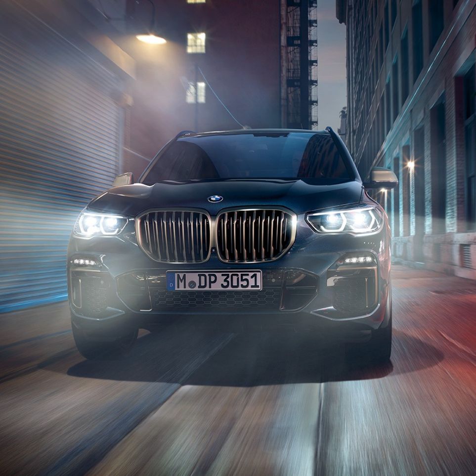 Doubles naseaux BMW, BMW X5 M50i et M50d Doubles naseaux BMW en Ceriumgrau, BMW X5 M50i et M50d G05 en Carbonschwarz metallic, vue de face