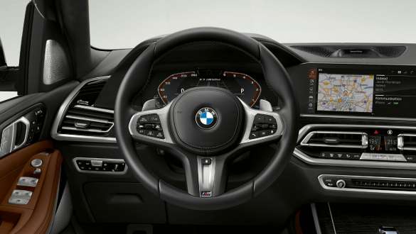 BMW X7 M, poste de conduite avec volant M en cuir BMW X7 M, poste de conduite avec volant M en cuir, G07