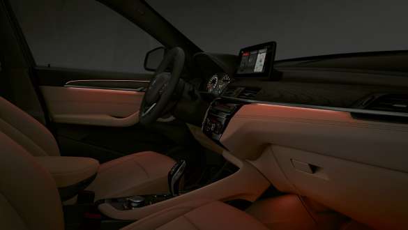 BMW X1 F48 LCI avec pack d’éclairage BMW X1 F48 LCI, intérieur avec pack d'éclairage activé.