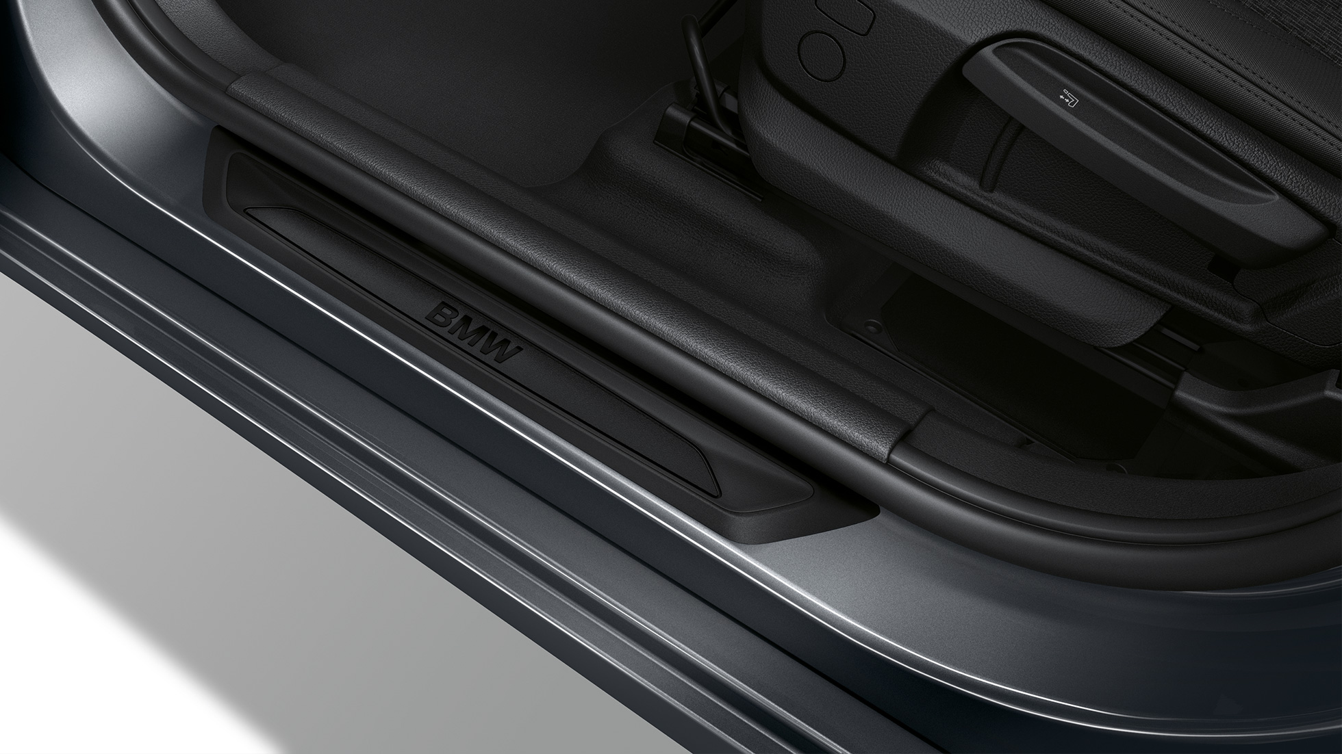 Seuils de portes de la BMW Série 2 Active Tourer, Modèle Advantage Seuils de portes de la BMW Série 2 Active Tourer 218i F45 2018 en Mineralweiß metallic