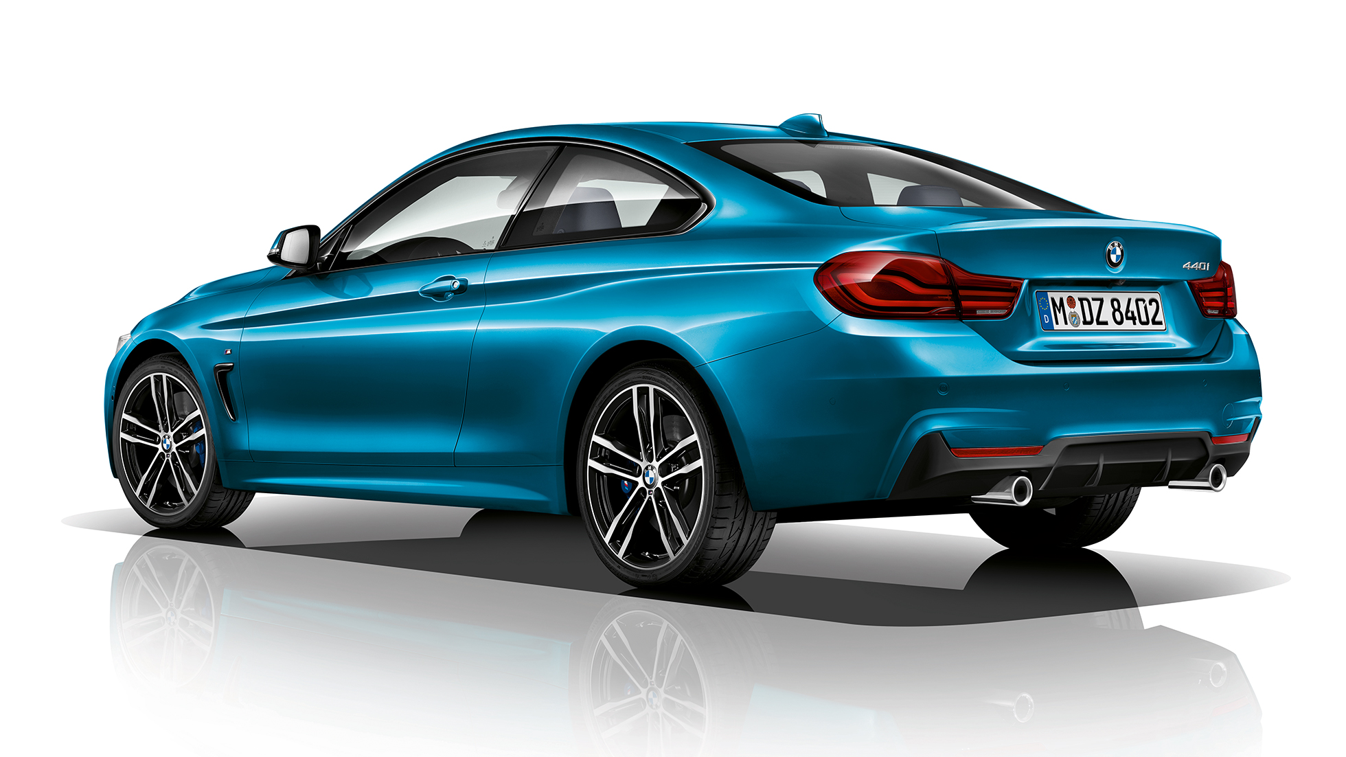 BMW Série 4 Coupé, Modèle M Sport, vue de trois quarts de la poupe BMW Série 4 Coupé, Modèle M Sport, vue de trois quarts de la poupe