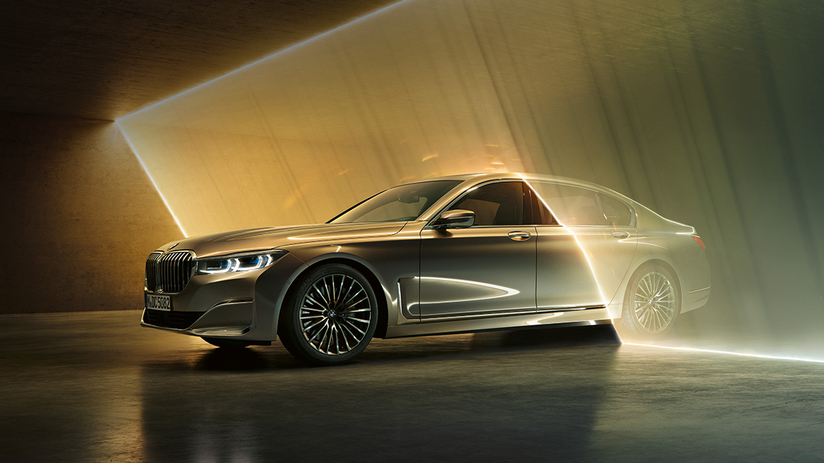 La BMW Série 7 Berline, jeu de lumière à l’arrière BMW Série 7 Berline : jeu de lumière à l’arrière, vue en gros plan