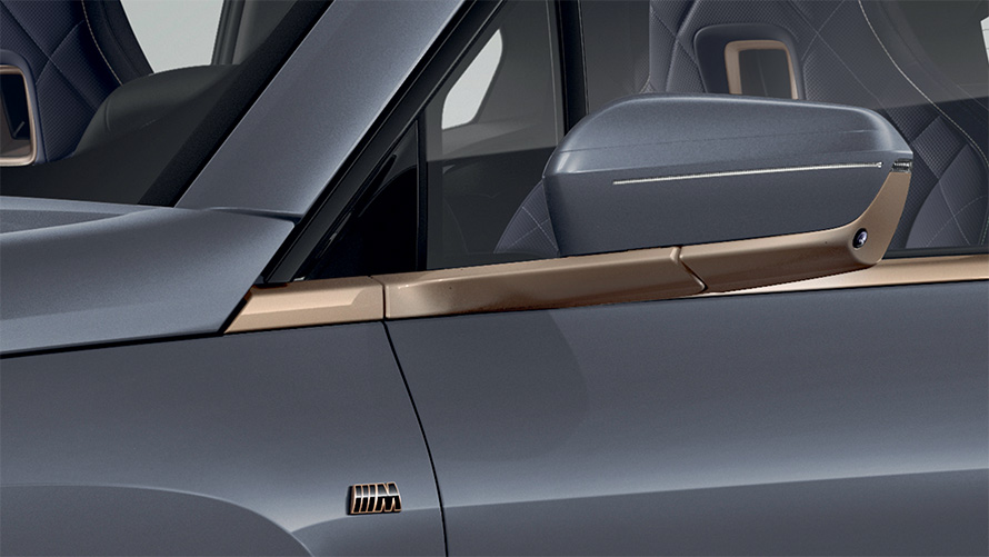 BMW iX M60 i20 2022 SUV électrique voiture électrique BMW Individual Storm Bay metallic BMW Individual Line Titanbronze Rétroviseurs extérieurs