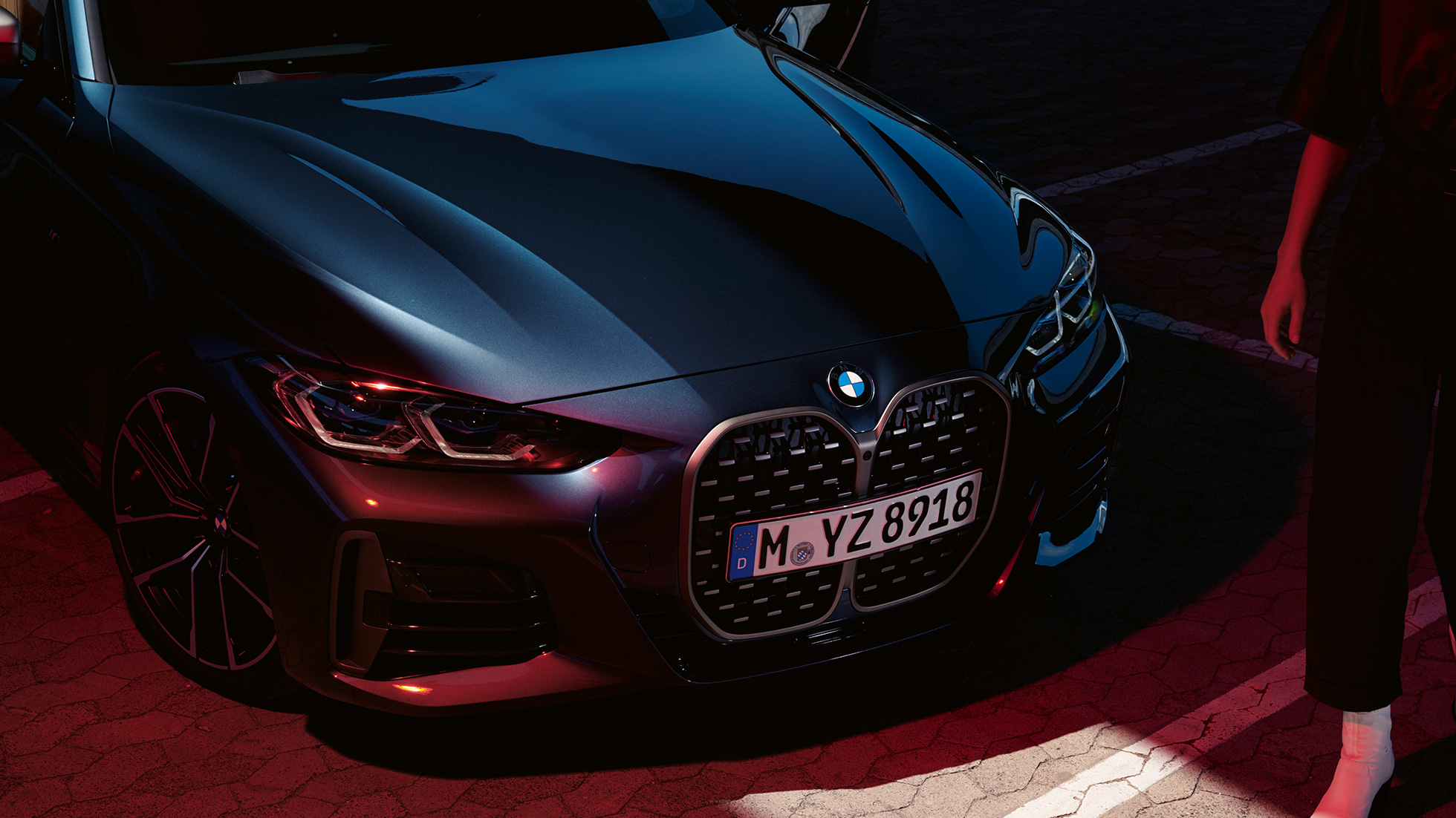 Doubles naseaux BMW BMW M440i xDrive Coupé G22 2020 BMW M440i xDrive Coupé Arctic Race Blue metallic G22 2020 vue de trois quarts avant doubles naseaux BMW
