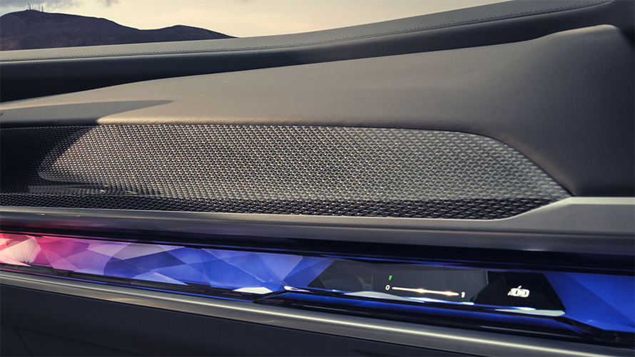 Inserts de décoration M en « fibre de carbone » BMW M760e xDrive Berline G70 vue en gros plan