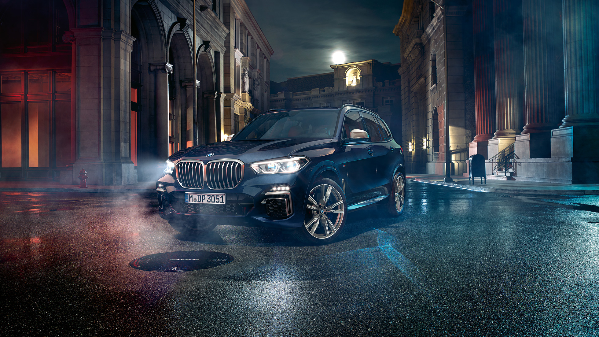 Phares des BMW X5 M50i et M50d Phares X Laserlight, BMW X5 M50i et M50d G05 en Carbonschwarz metallic, vue de trois quarts face