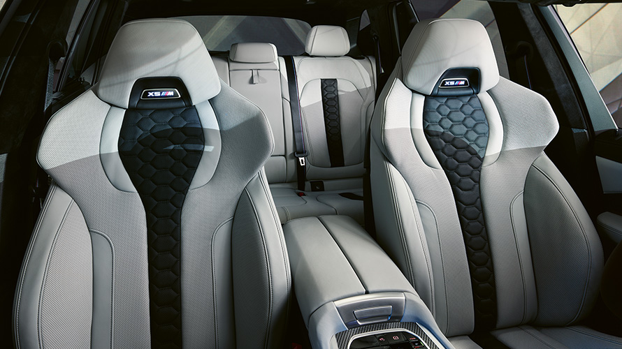 Sièges M multifonctions avec logo X5 M éclairé, BMW X5 M Competition F95 2020 SUV, intérieur