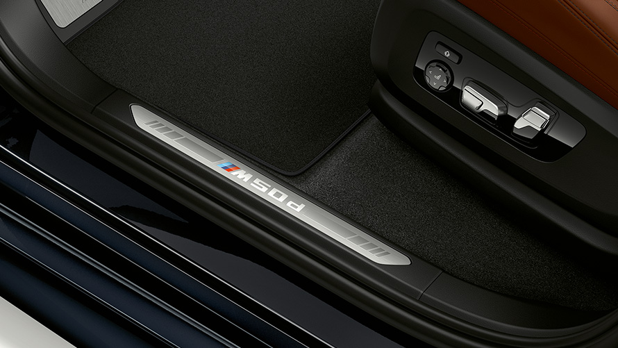 Seuils de porte orn&eacute;s de l&rsquo;embl&egrave;me M, BMW X5 MG05 G05 2018 SUV, int&eacute;rieur