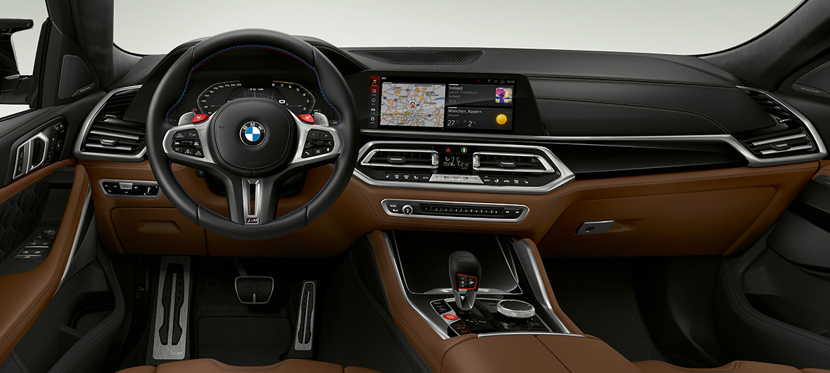 Volant M en cuir de la BMW X6 M Volant M en cuir avec surpiqûres contrastées, BMW X6 M F96 2020, poste de conduite