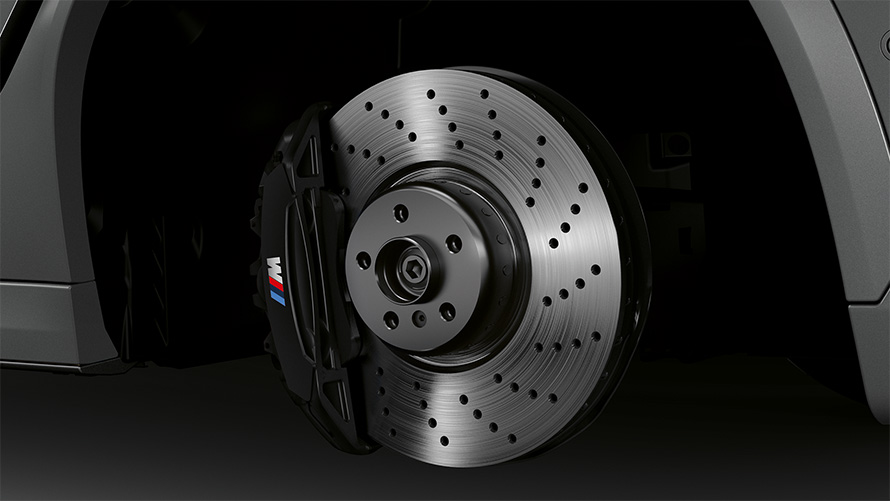 BMW X6 M Competition F96 2023, freins composites M, noir brillant