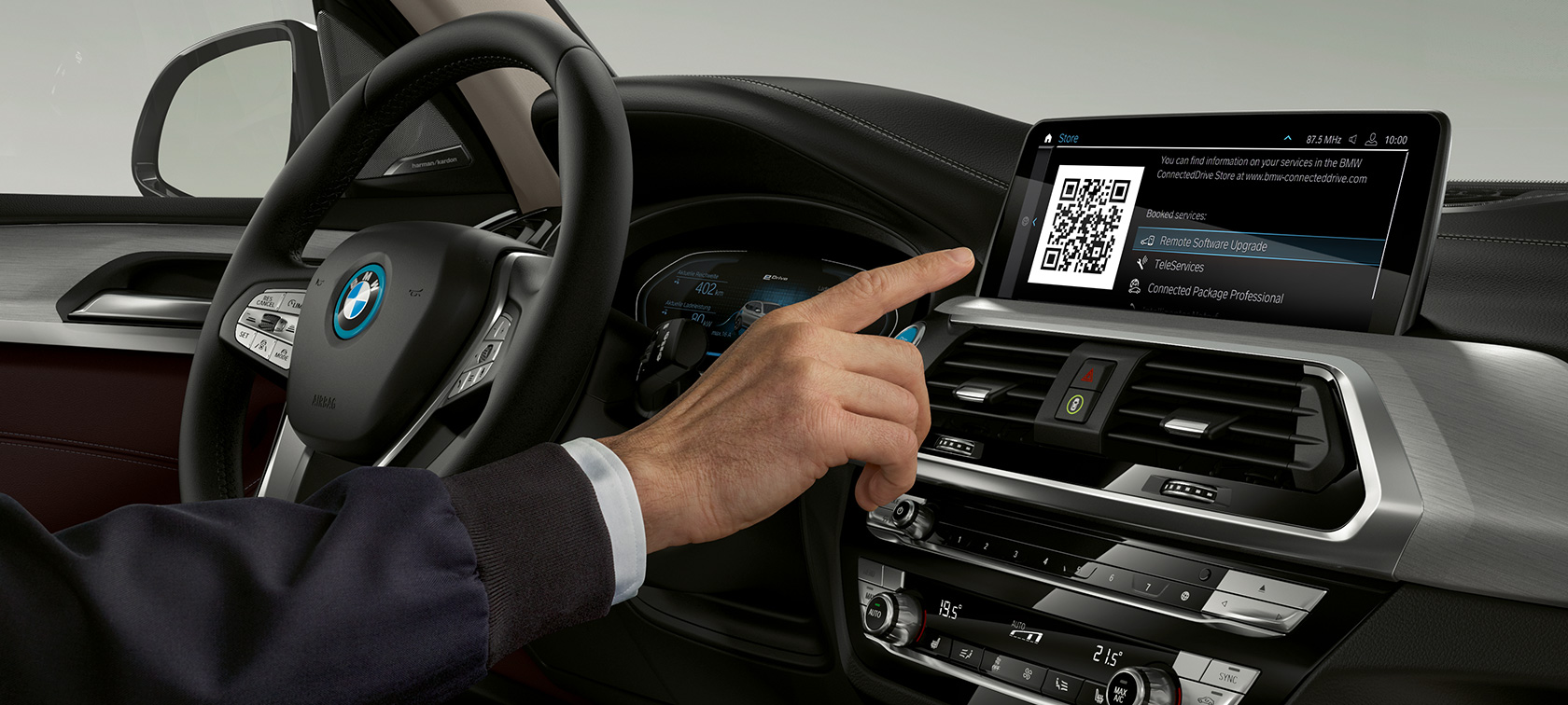 BMW iX3 G08, le conducteur commande le Control Display BMW iX3 G08 2020, le conducteur commande le Control Display de l’habitacle