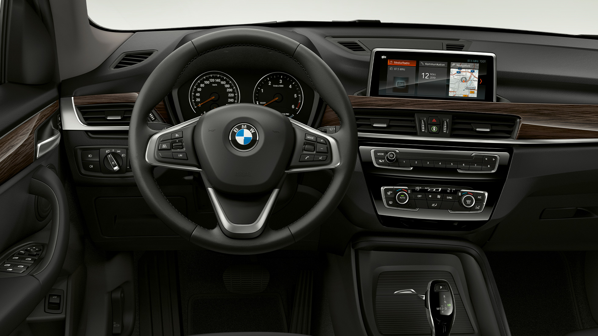 BMW X1, Modèle Advantage, intérieur BMW X1, Modèle Advantage, intérieur avec vue sur le poste de conduite