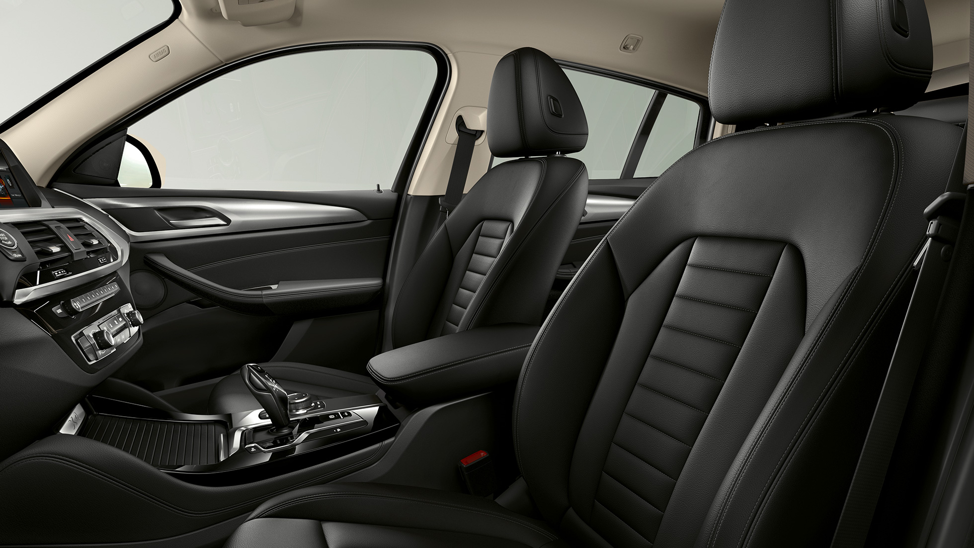 Garnissages de la BMW X4 Modèle Advantage Garnissages de la BMW X4 xDrive20d Modèle Advantage G02 2018 Habitacle