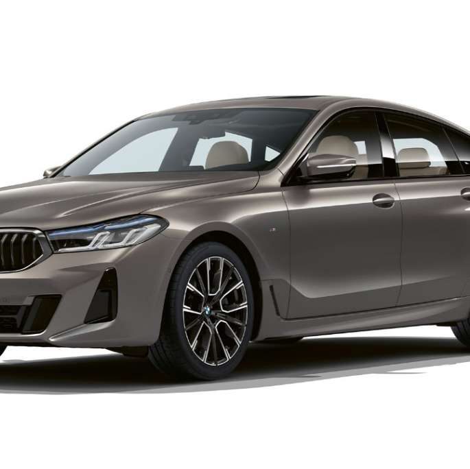 BMW Série 6 Gran Turismo G32 640i xDrive Kit M Sport en Berninagrau Bernsteineffekt, vue de trois quarts avant